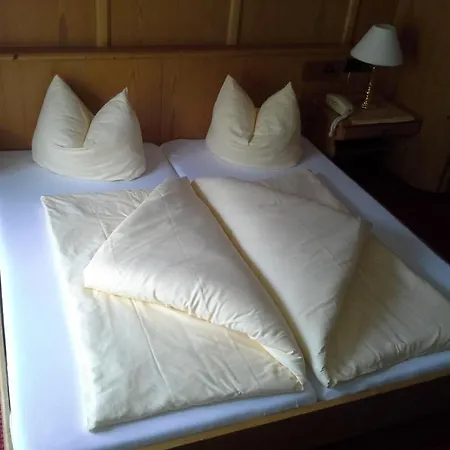 Waldhof فندق جيرلوس