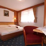 Waldhof 3*